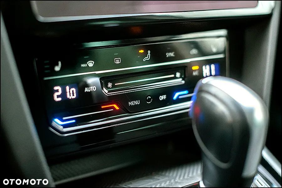 Volkswagen Passat - 25