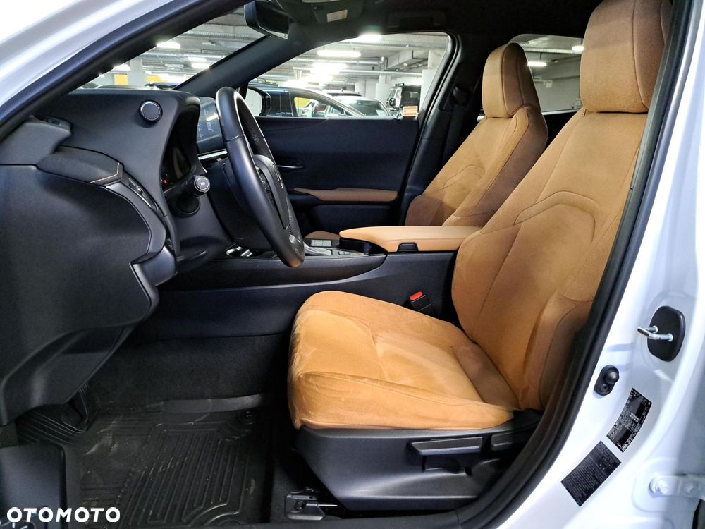 Lexus UX 250h GPF Business 2WD - 29