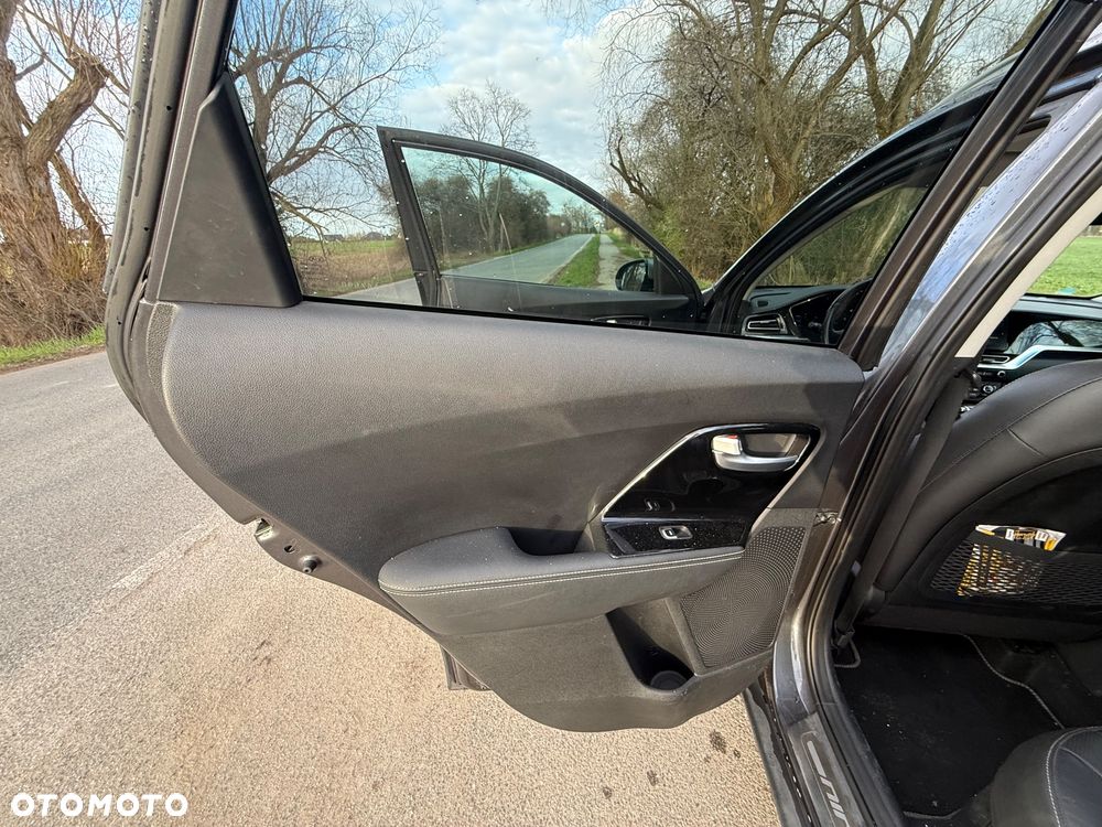 Kia Niro 1.6 GDI PHEV 2WD OPF Edition 7 - 36