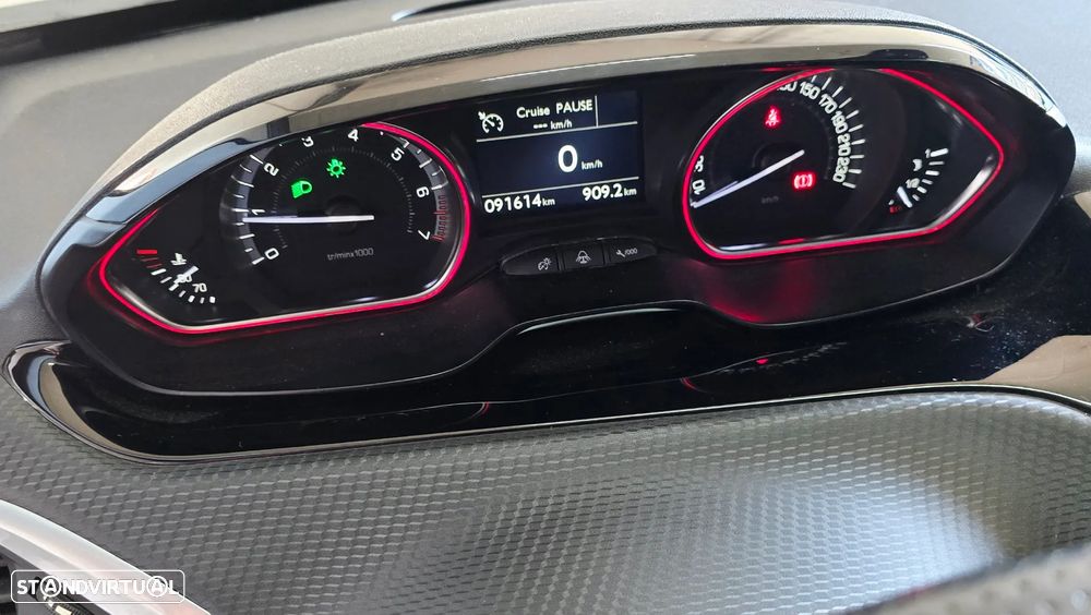 Peugeot 2008 1.2 PureTech GT Line - 6