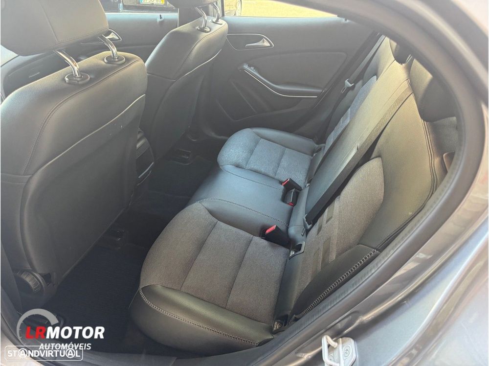 Mercedes-Benz GLA 180 d - 6
