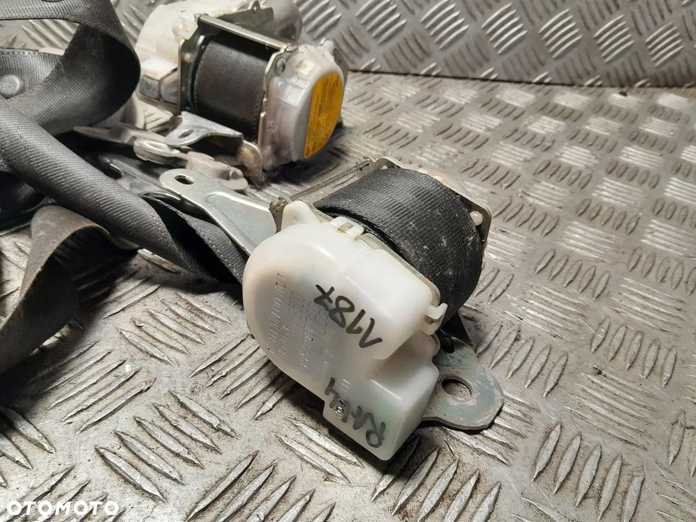 TOYOTA RAV4 KOMPLET PASÓW BEZPIECZEŃSTWA - 2