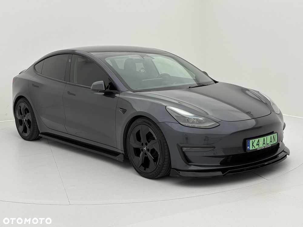 Tesla Model 3 - 8