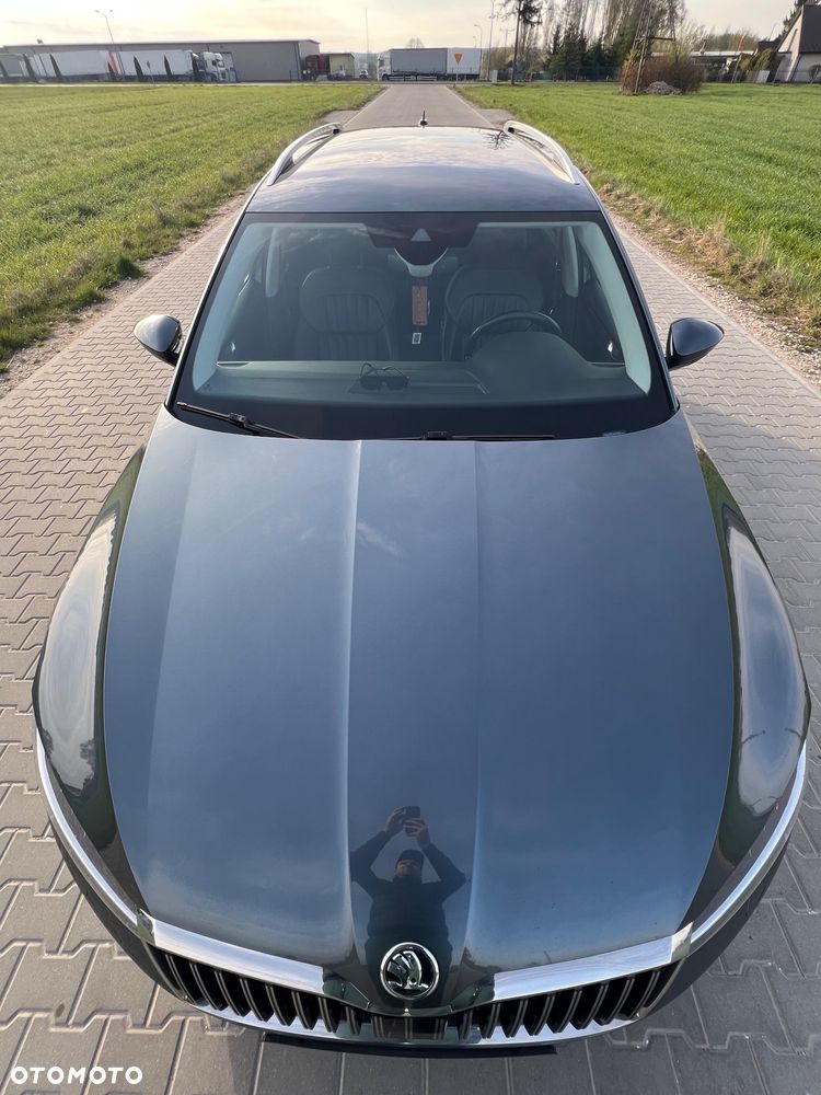 Skoda Superb 2.0 TDI 4x4 DSG Premium Edition - 10