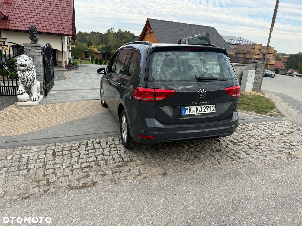 Volkswagen Touran - 5