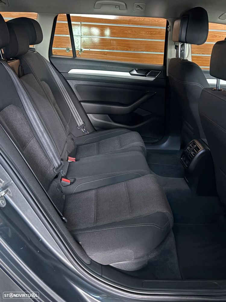 VW Passat 2.0 TDI Confortline DSG - 12