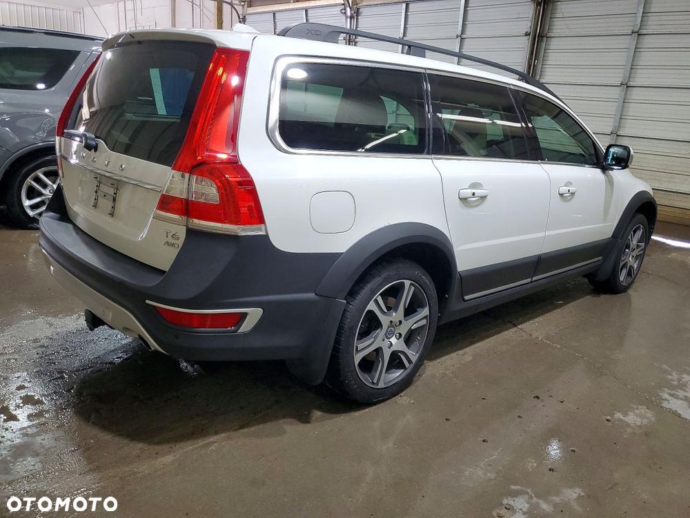 Volvo XC 70 - 4