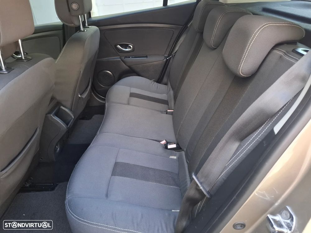 Renault Mégane 1.5 dCi Confort - 6