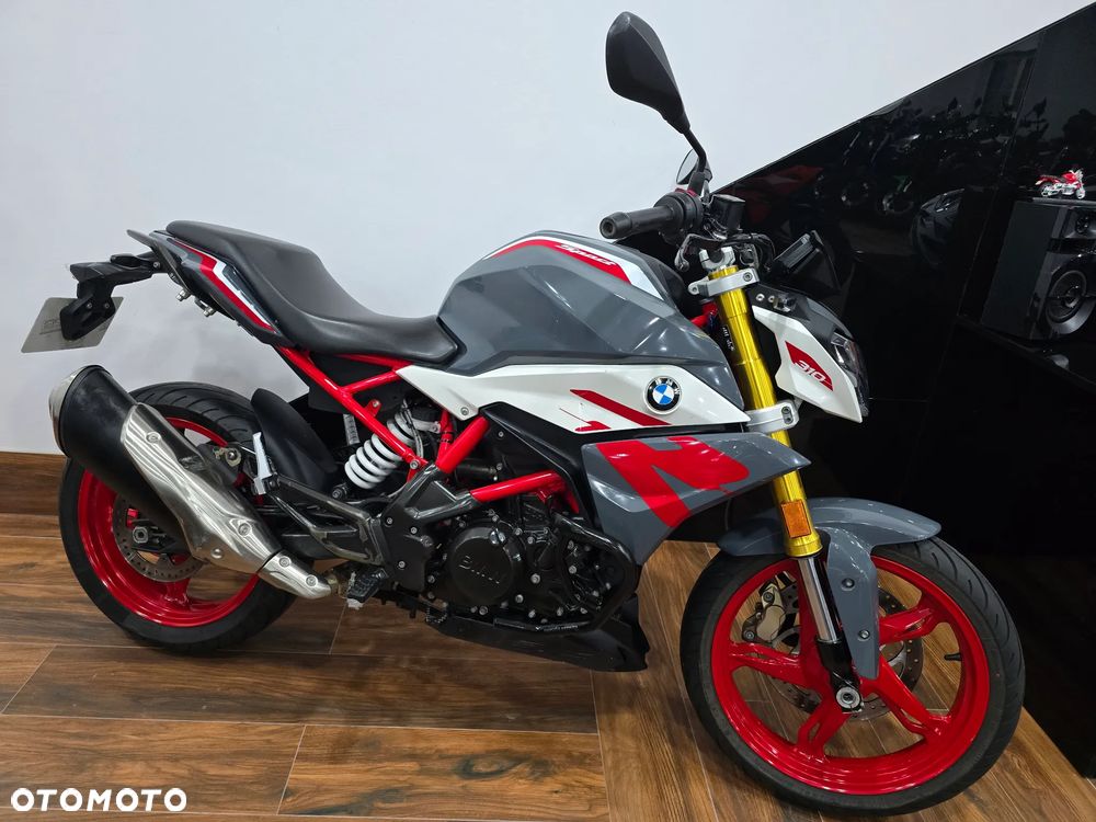 BMW G - 7