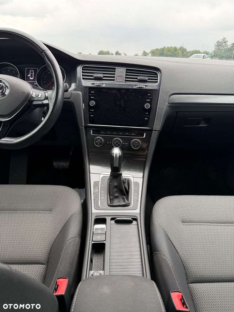 Volkswagen Golf - 15