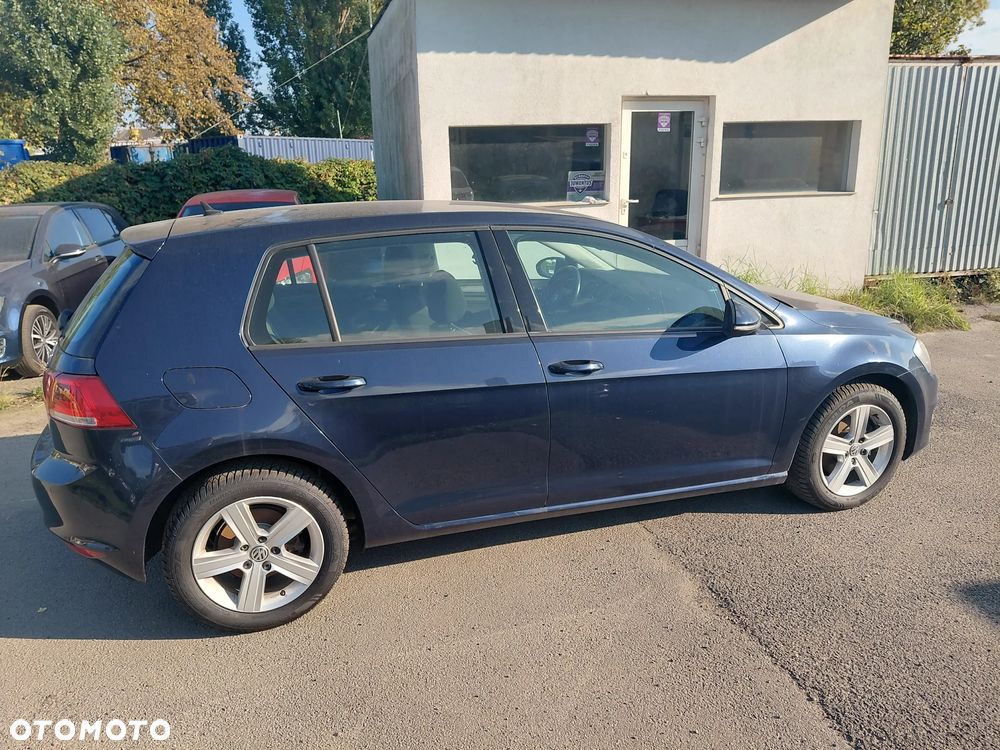 Volkswagen Golf - 6