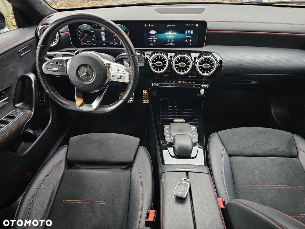 Mercedes-Benz CLA - 2