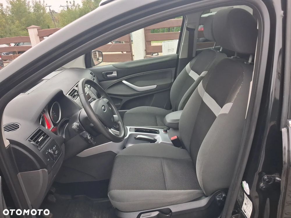 Ford Kuga 2.0 TDCi 2x4 Titanium - 11