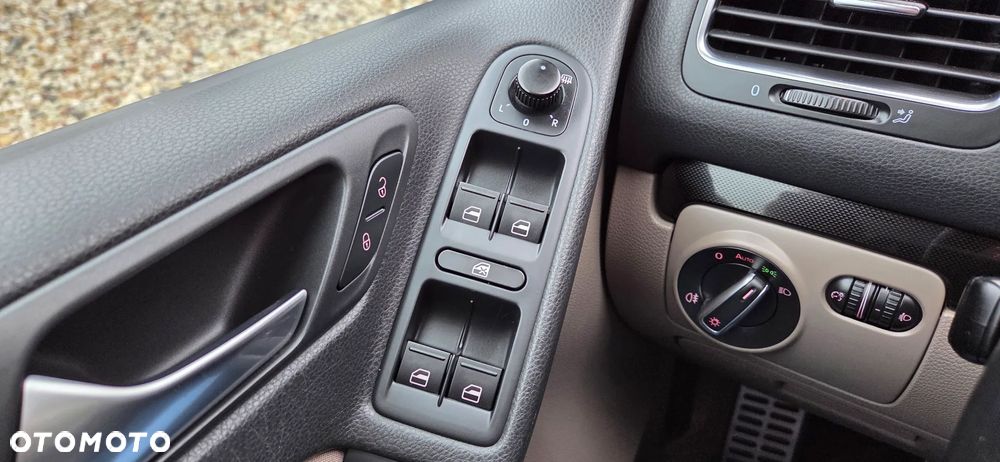 Volkswagen Golf - 24