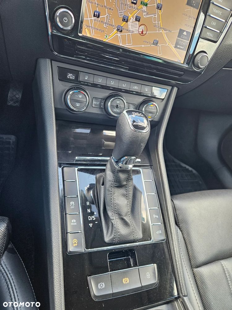 Skoda Superb 2.0 TDI L&K DSG - 14