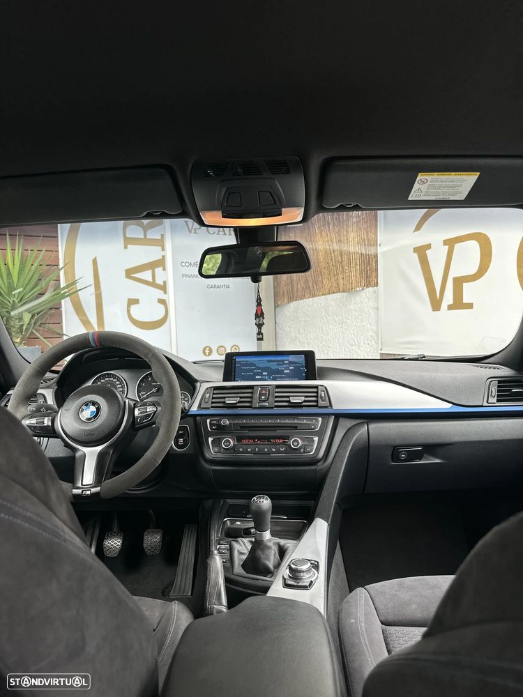BMW 318 d Pack M - 15