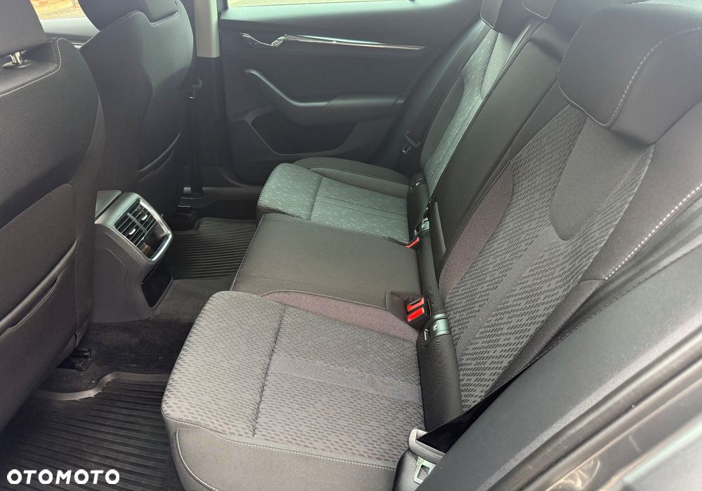 Skoda Octavia 2.0 TDI Sportline DSG - 35