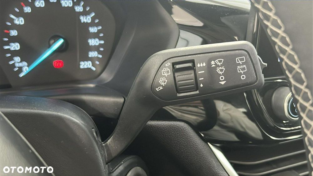 Ford Fiesta 1.1 Titanium - 24