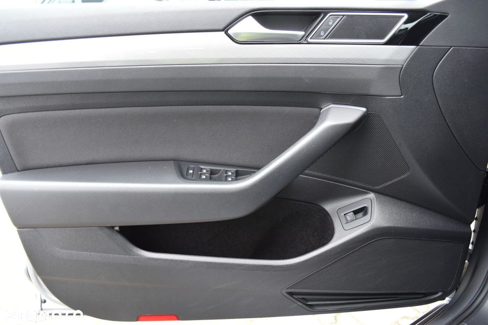 Volkswagen Passat 2.0 TDI Business DSG - 25