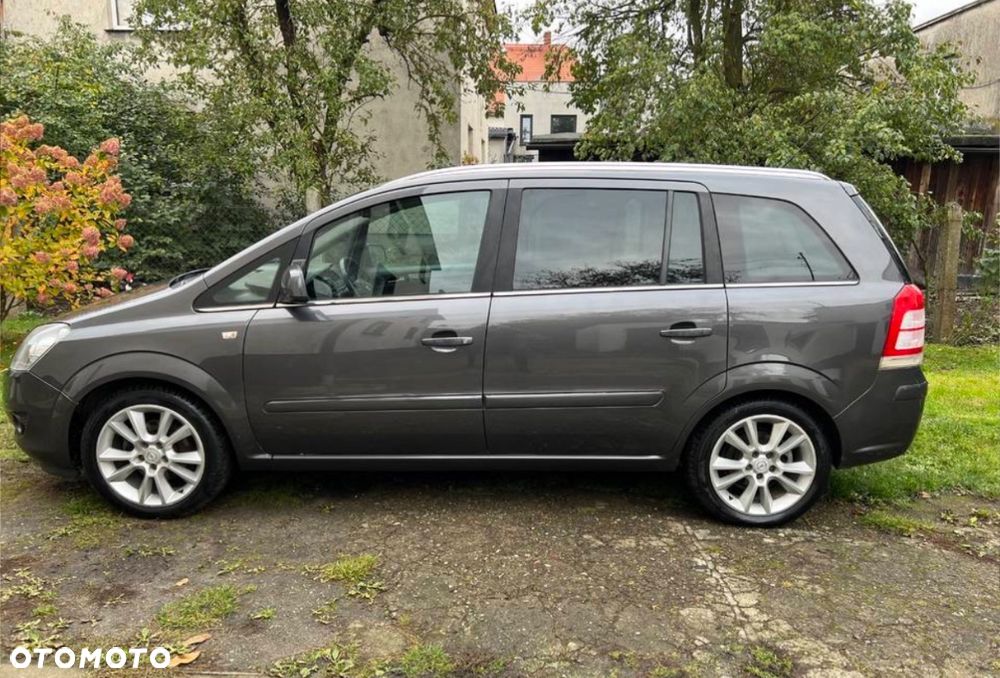 Opel Zafira 1.8 Cosmo EU5 - 3