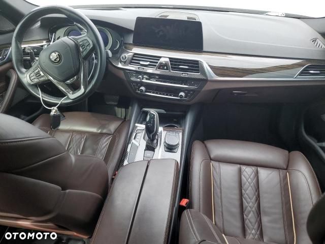 BMW Seria 5 540i M Sport sport - 26