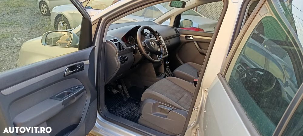 Volkswagen Touran 2.0 TDI DPF Trendline - 5
