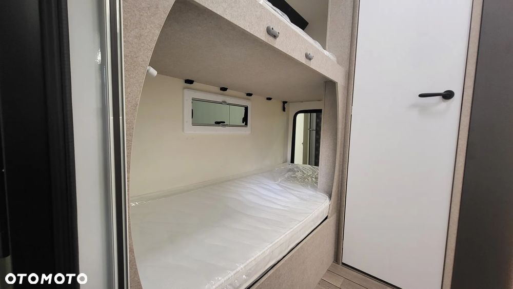 McLOUIS Glamys 322 - 7-osobowy - 12