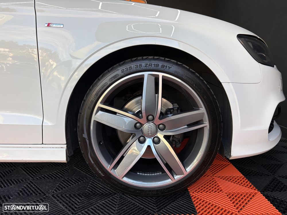 Audi A3 Limousine 2.0 TDI (clean diesel) S line Sport Pack - 4