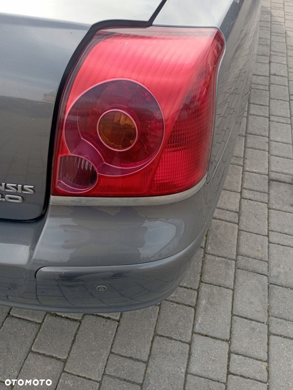 TOYOTA AVENSIS T25 SEDAN LAMPA PRAWA TYŁ TYLNA EU