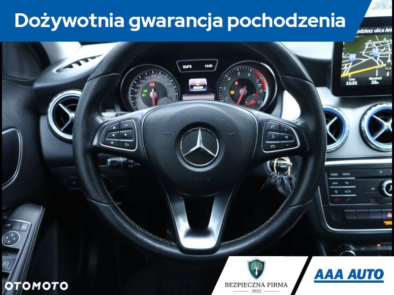 Mercedes-Benz GLA - 22