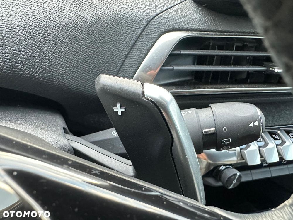 Peugeot 3008 1.6 PureTech Hybrid4 PHEV Allure S&S EAT8 - 21