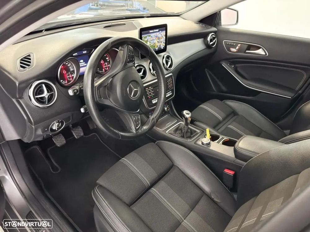 Mercedes-Benz GLA 180 - 6