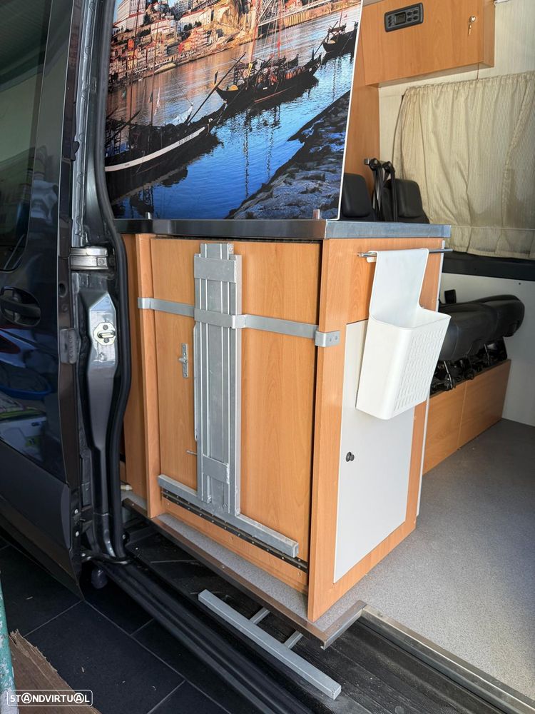 Mercedes-Benz Sprinter - 11