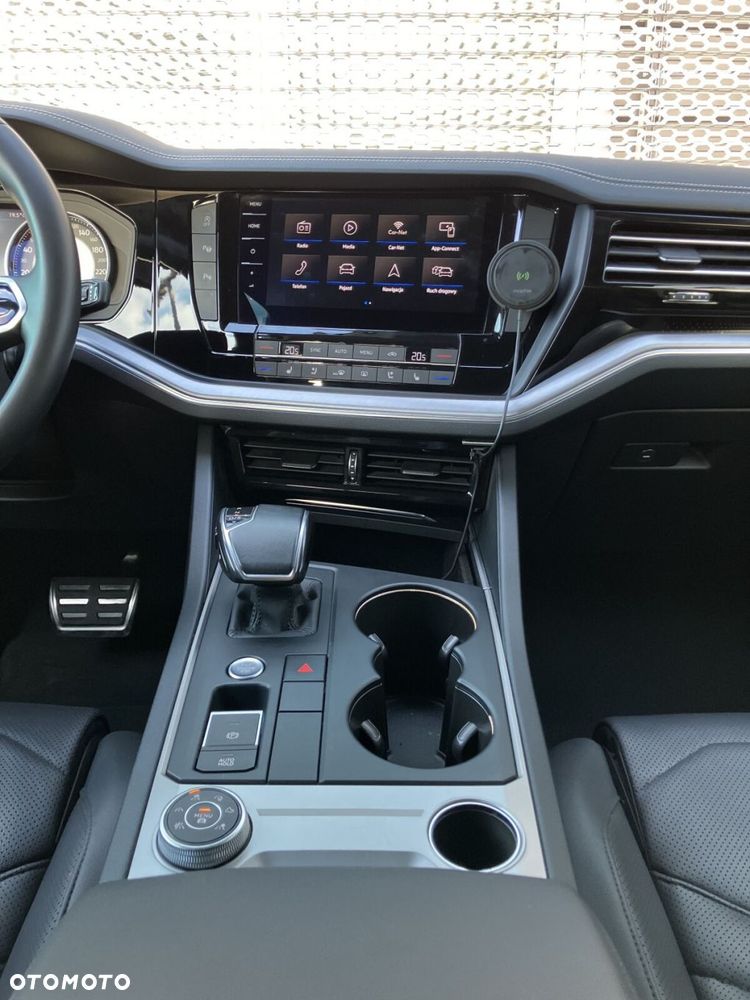 Volkswagen Touareg - 19