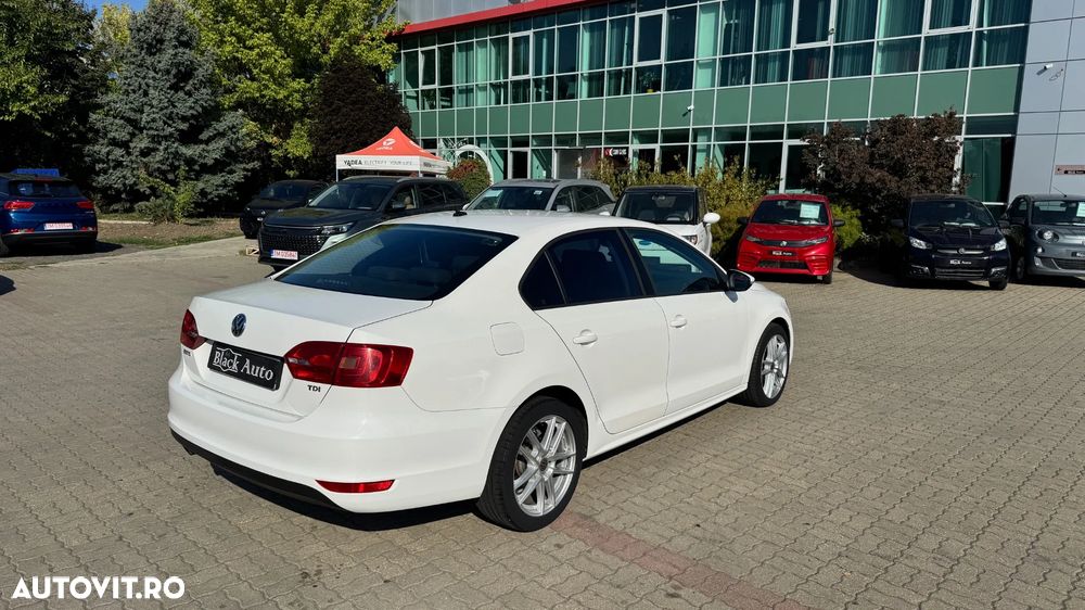 Volkswagen Jetta 1.6 TDI CR DPF Comfortline - 4