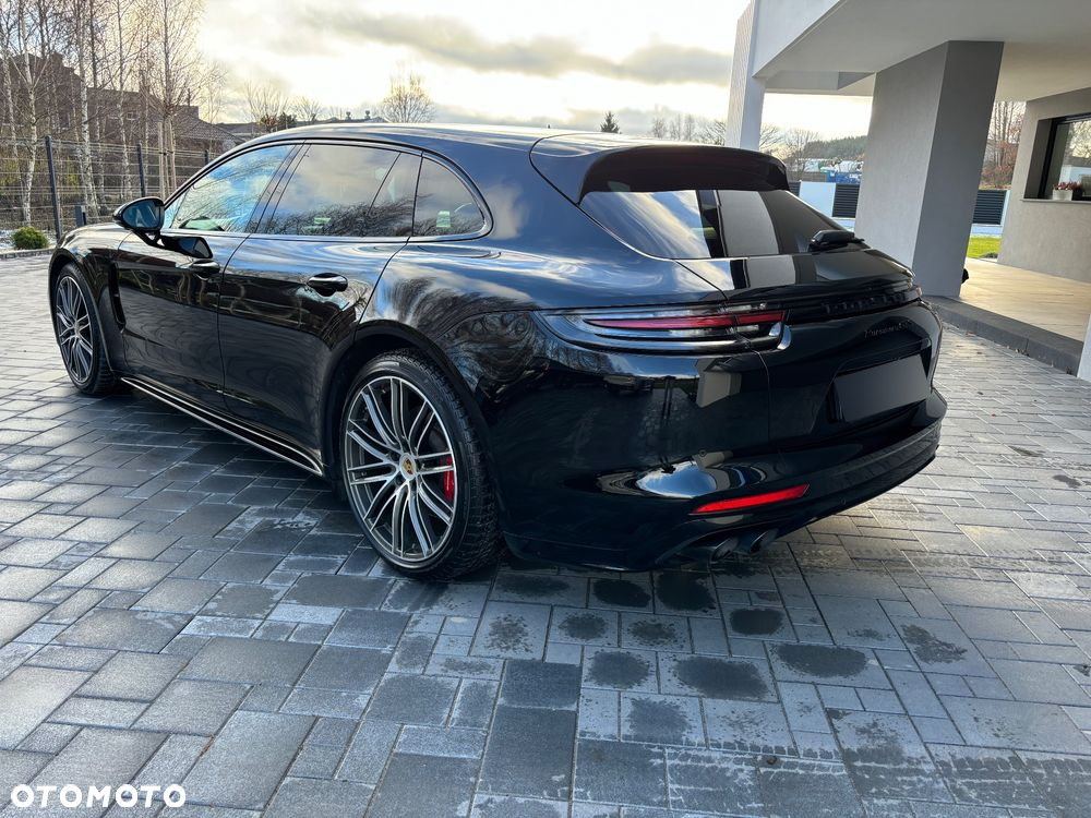 Porsche Panamera GTS Sport Turismo - 8