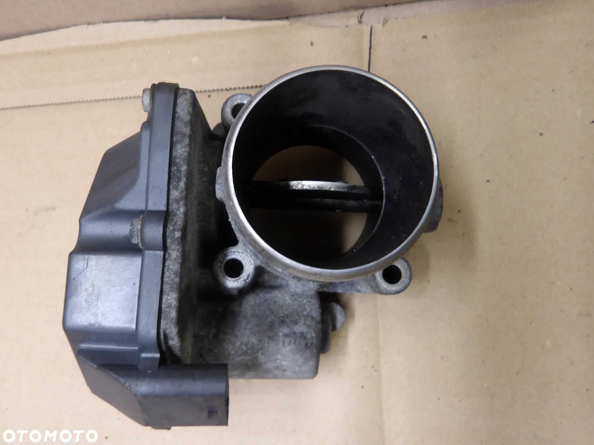 KIA VENGA 5D 09-14 1.4 CRDI PRZEPUSTNICA 35100-2A900 - 1