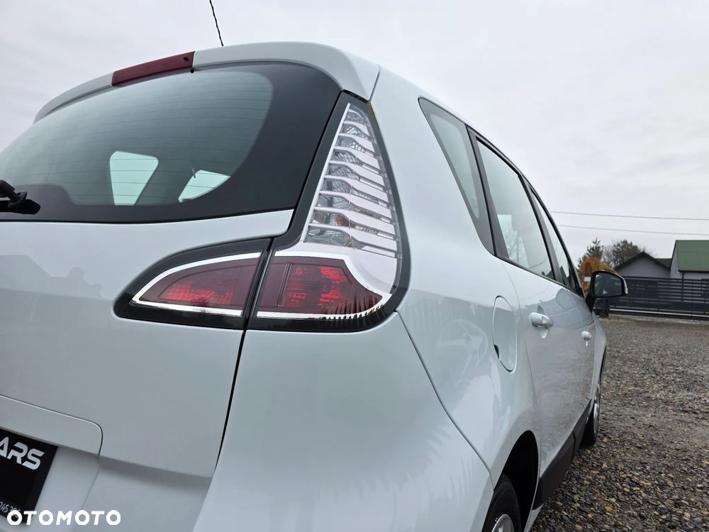 Renault Scenic 1.6 16V 110 TomTom Edition - 32