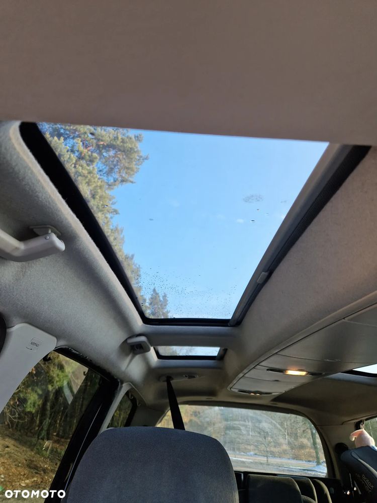 Ford Galaxy 2.0 TDCi Ghia - 16