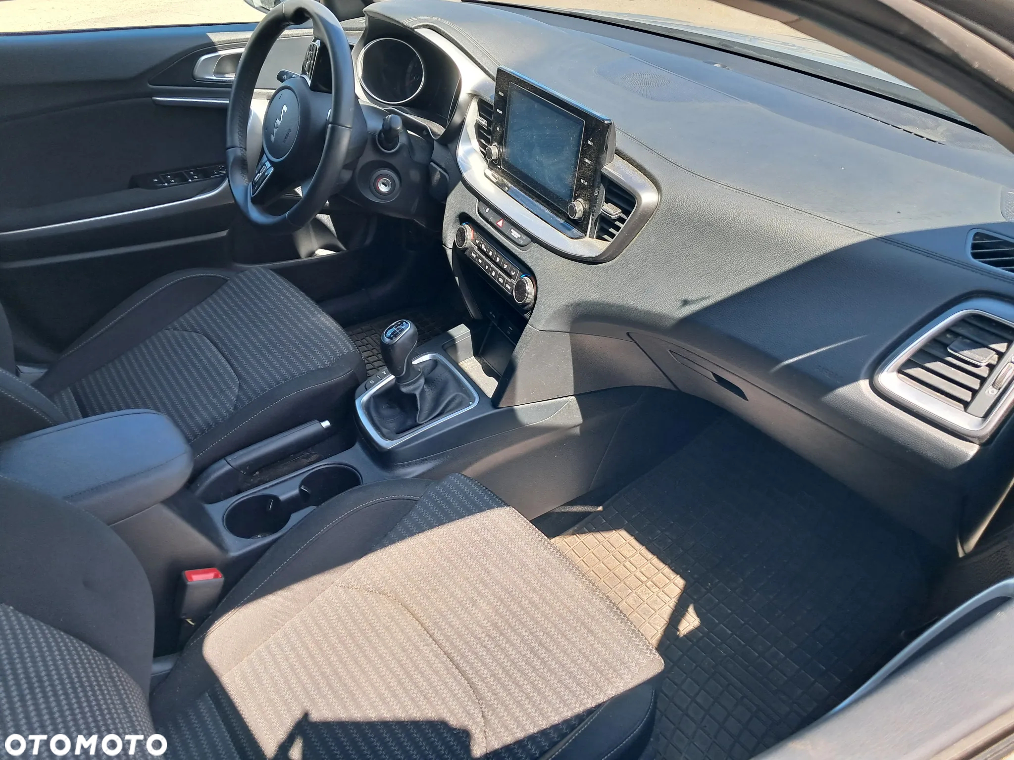 Kia Ceed - 4
