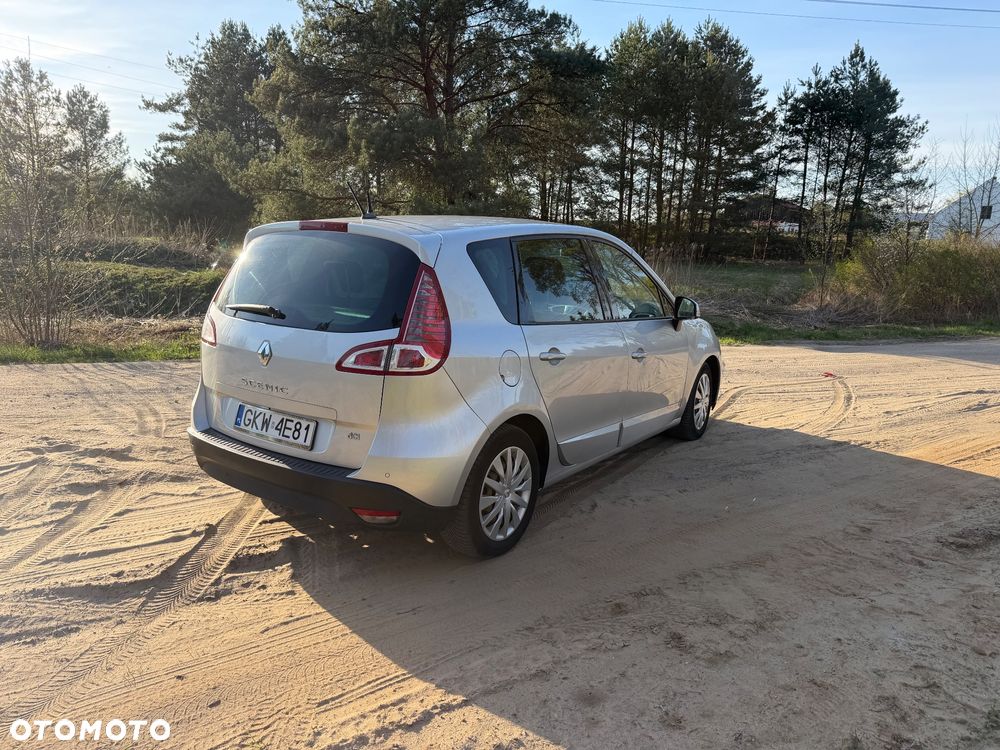 Renault Scenic 1.9 dCi Privilege - 8