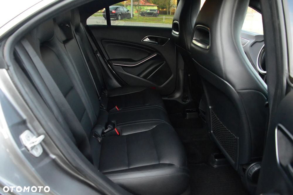 Mercedes-Benz CLA 200 Urban - 27