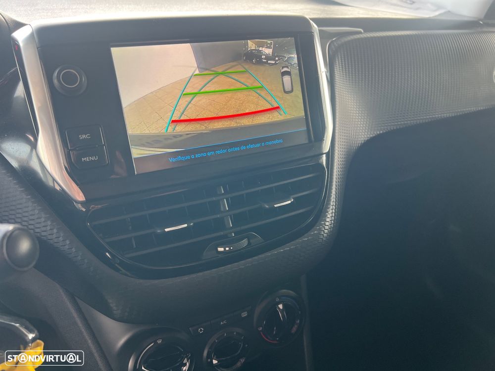 Peugeot 208 1.2 PureTech Style - 21