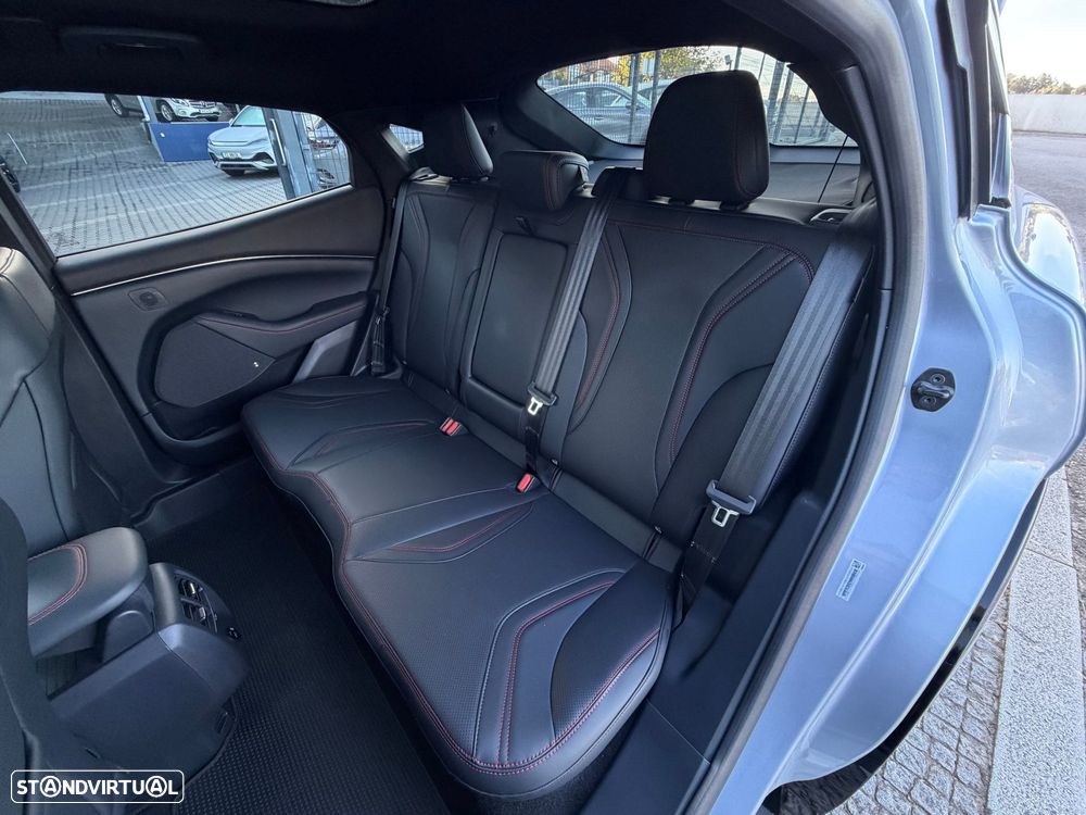 Ford Mustang Mach-E 75.7 kWh Premium AWD - 49