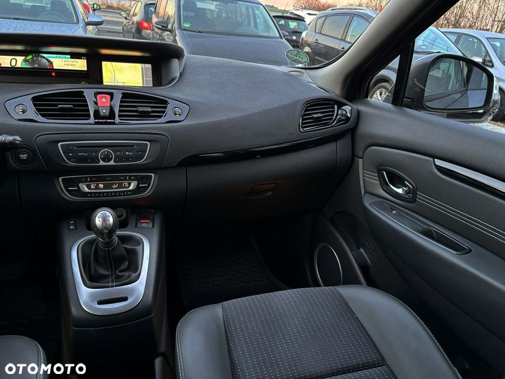 Renault Grand Scenic - 27