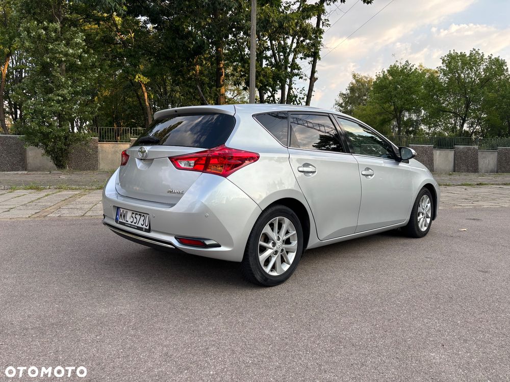 Toyota Auris 1.4 D-4D Premium EU5 - 3
