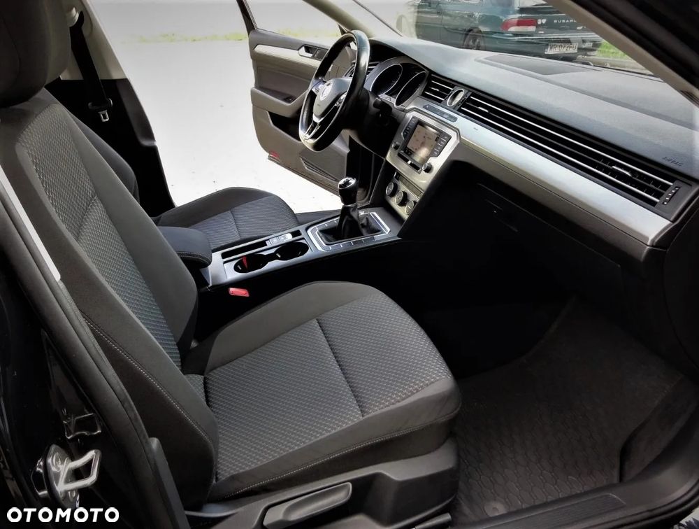 Volkswagen Passat Variant 2.0 TDI SCR Trendline - 27