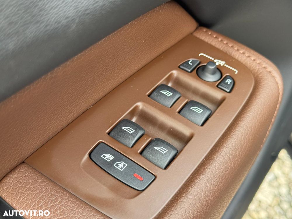 Volvo XC 60 B4 D AWD Geartronic Momentum Pro - 18
