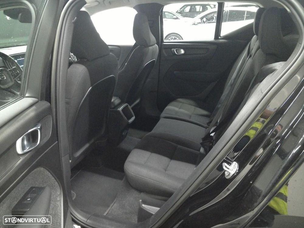 Volvo XC 40 1.5 T2 Essential - 6