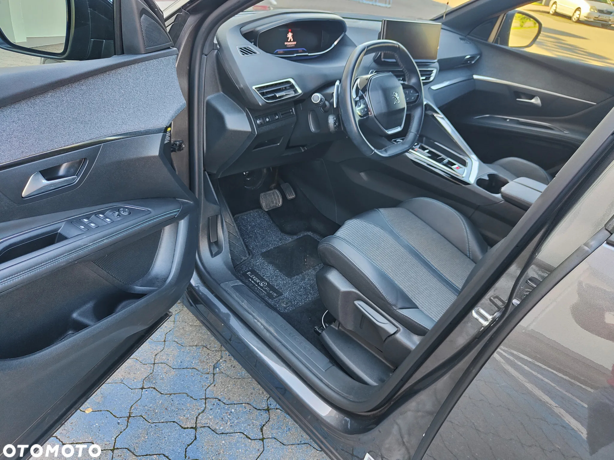 Peugeot 3008 1.5 BlueHDi Allure S&S EAT8 - 8
